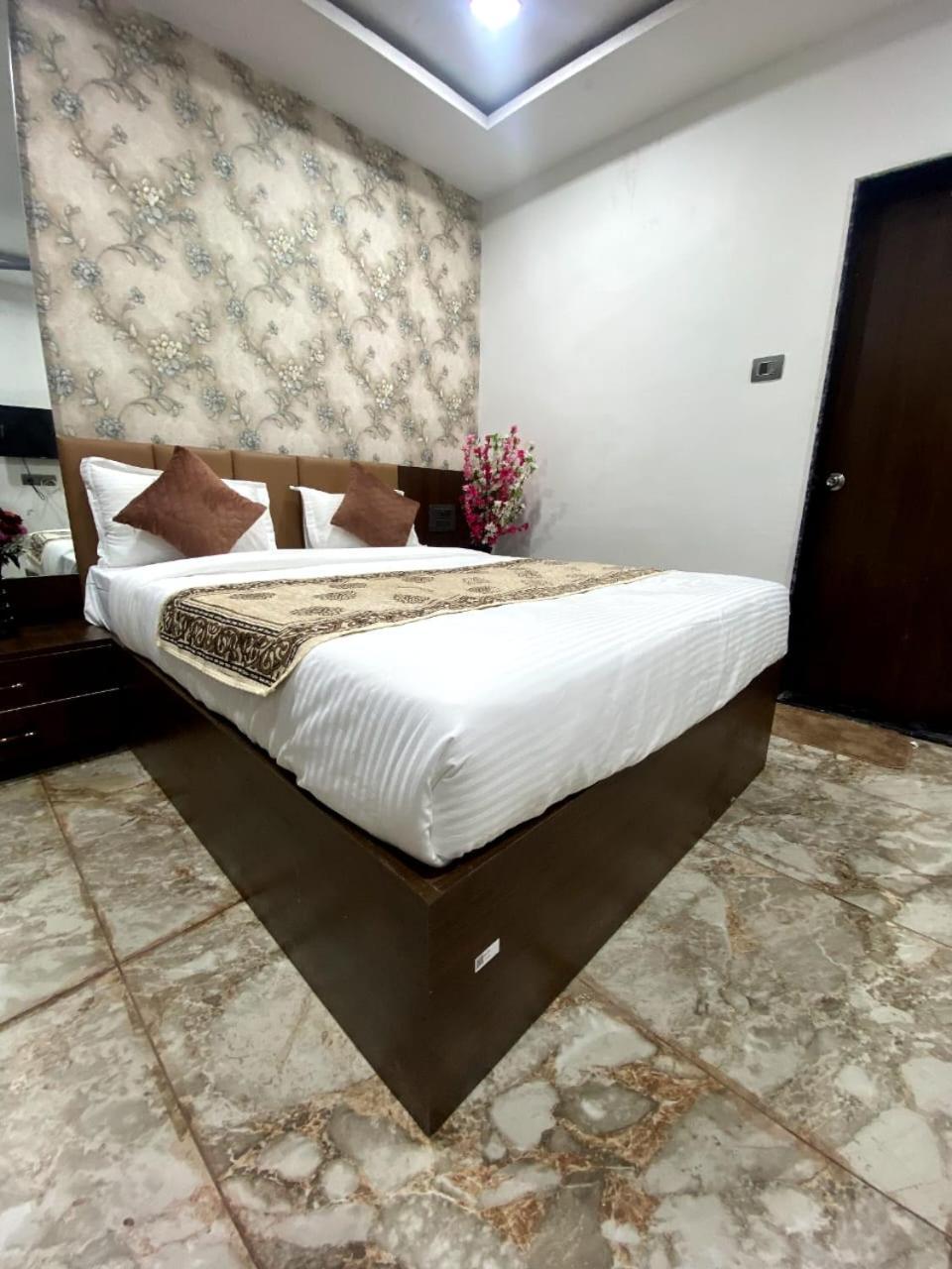 Sahyagiri Heights Bed and Breakfast Mahābaleshwar Exteriör bild